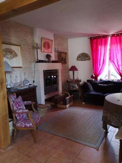 Вилла Au Coeur De Mortagne, Un Balcon Sur Le Perche Экстерьер фото